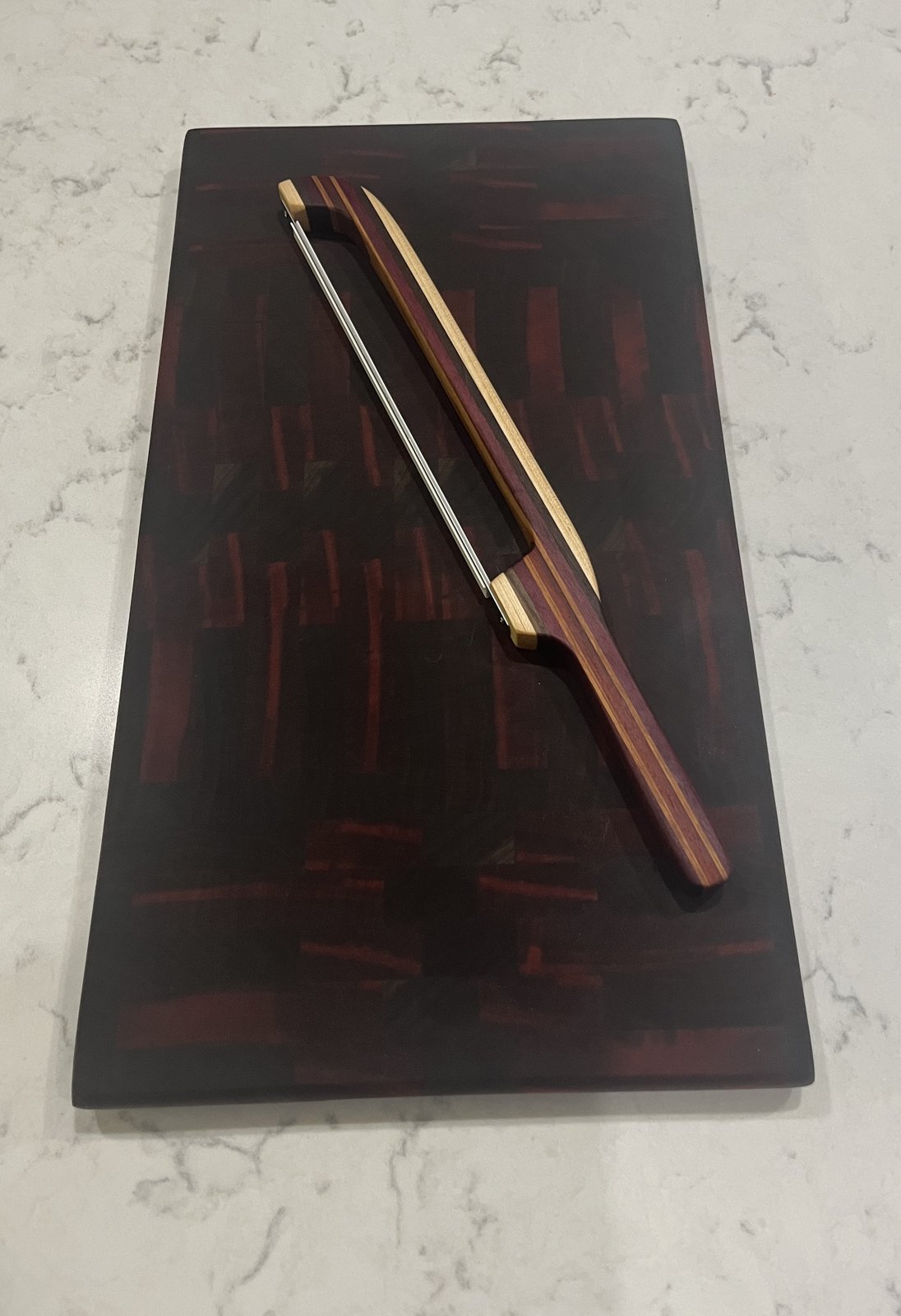 End-grain cutting board